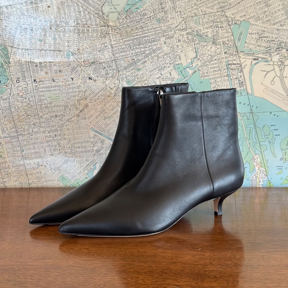 Veronica Beard Filomena Leather Kitten Heel Boots – Black – Size 9M